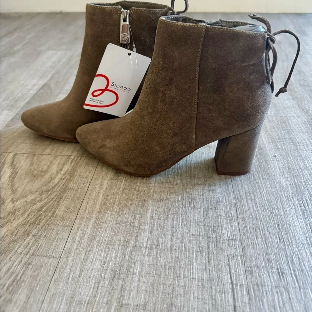 NWT Blondo Suede Ankle Boots Block Heel & Y2K Lace Up Size 6.5